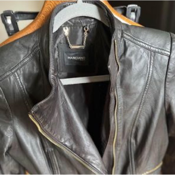 Black leather jacket. Guess by Marciano. Size S-M - Picture 2 of 3